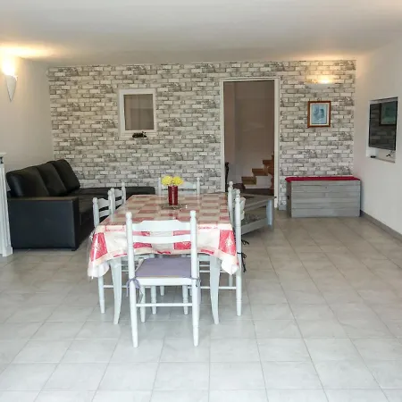 Line By Interhome *